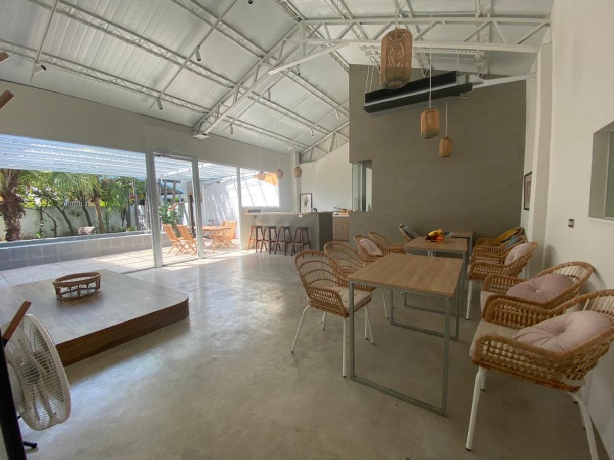 Sailing Inn Donggang Bagian luar foto